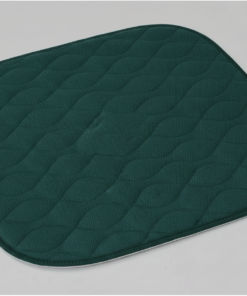 Mørkegrøn eller bordeauxrød quiltet sædebeskytter i velour 53x60 cm restsalg hos Tinsø